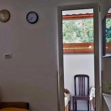 Apartma River